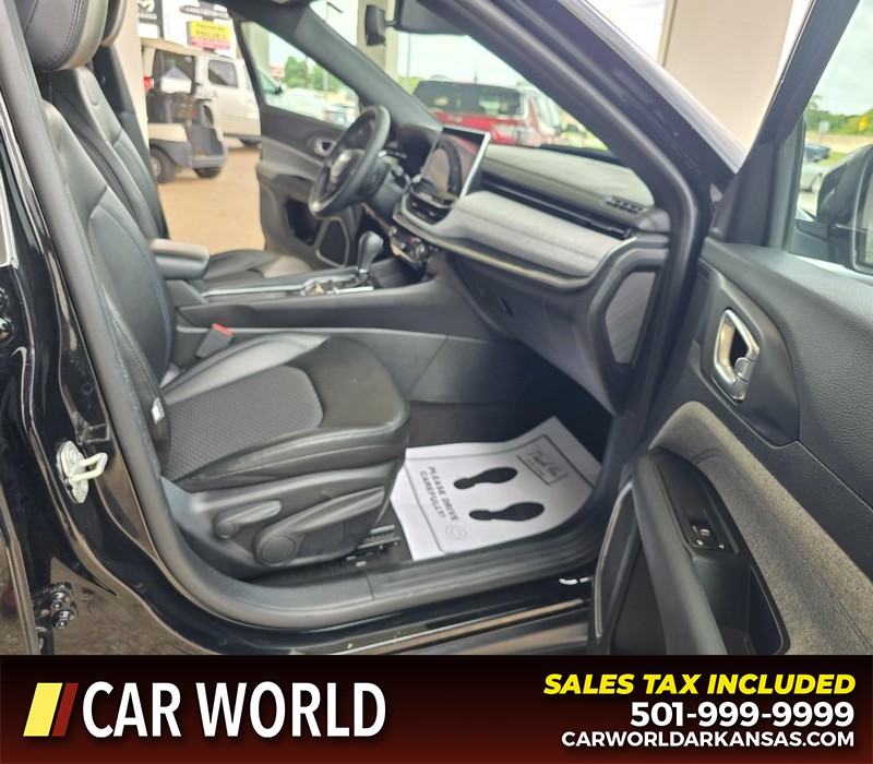 Jeep Compass Vehicle Full-screen Gallery Image 11