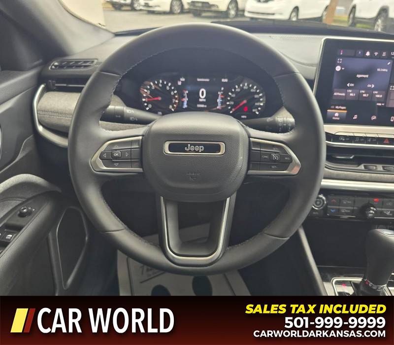 Jeep Compass Vehicle Full-screen Gallery Image 15
