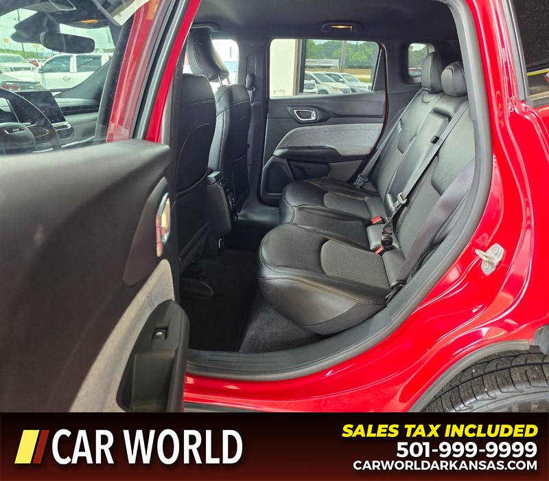Jeep Compass Vehicle Full-screen Gallery Image 10