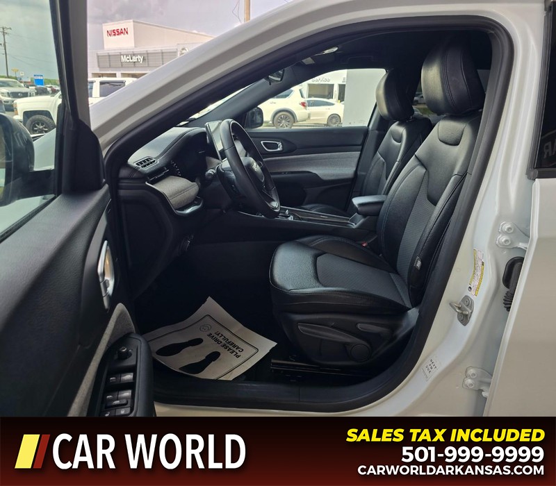 Jeep Compass Vehicle Full-screen Gallery Image 8