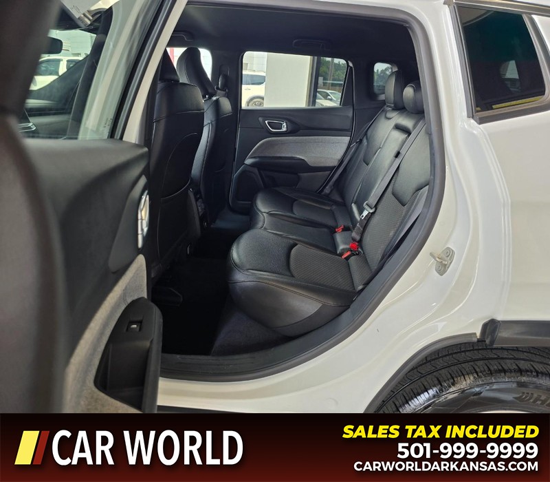 Jeep Compass Vehicle Full-screen Gallery Image 10
