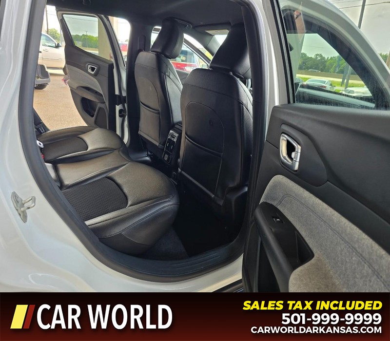 Jeep Compass Vehicle Full-screen Gallery Image 12