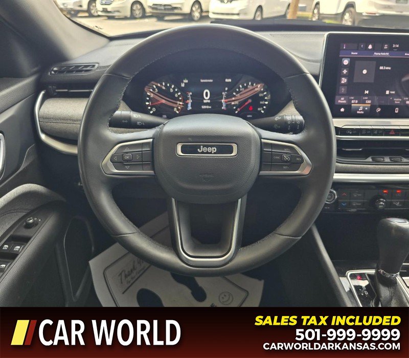 Jeep Compass Vehicle Full-screen Gallery Image 15