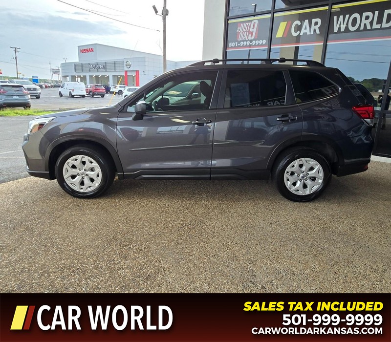 Subaru Forester Vehicle Full-screen Gallery Image 4