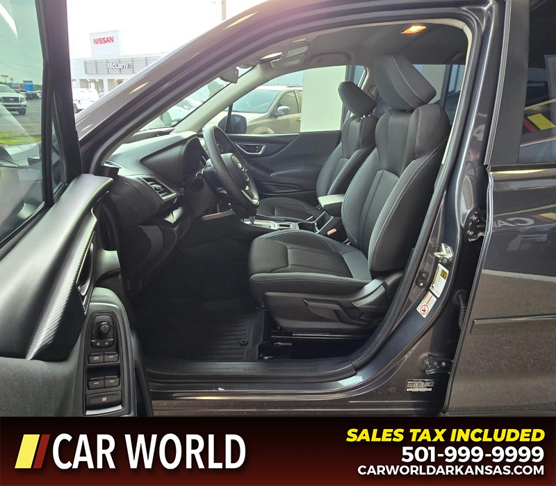 Subaru Forester Vehicle Full-screen Gallery Image 8