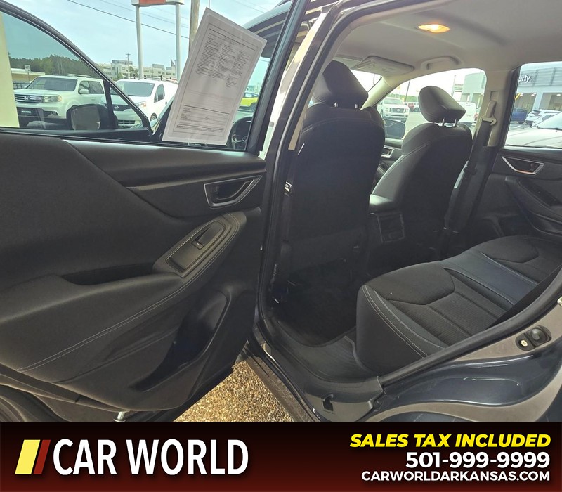 Subaru Forester Vehicle Full-screen Gallery Image 9