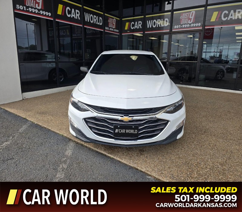 Chevrolet Malibu Vehicle Full-screen Gallery Image 2