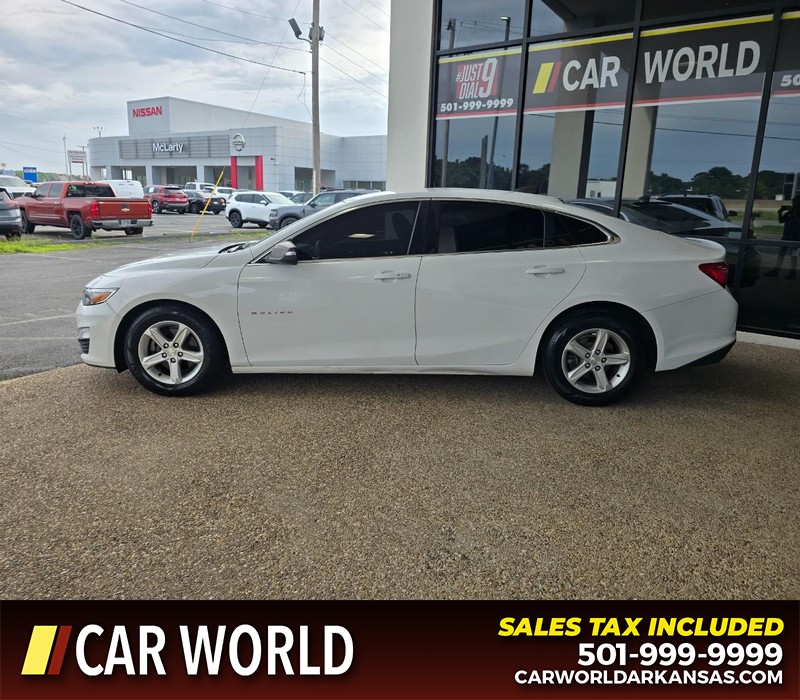 Chevrolet Malibu Vehicle Full-screen Gallery Image 4