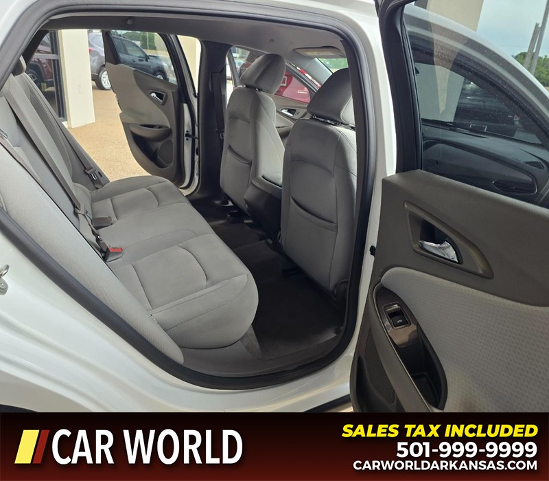 Chevrolet Malibu Vehicle Full-screen Gallery Image 12