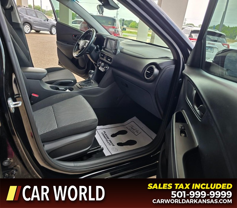 Hyundai Kona Vehicle Full-screen Gallery Image 11