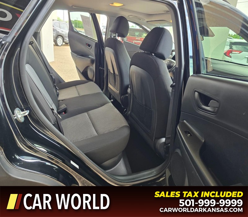 Hyundai Kona Vehicle Full-screen Gallery Image 12