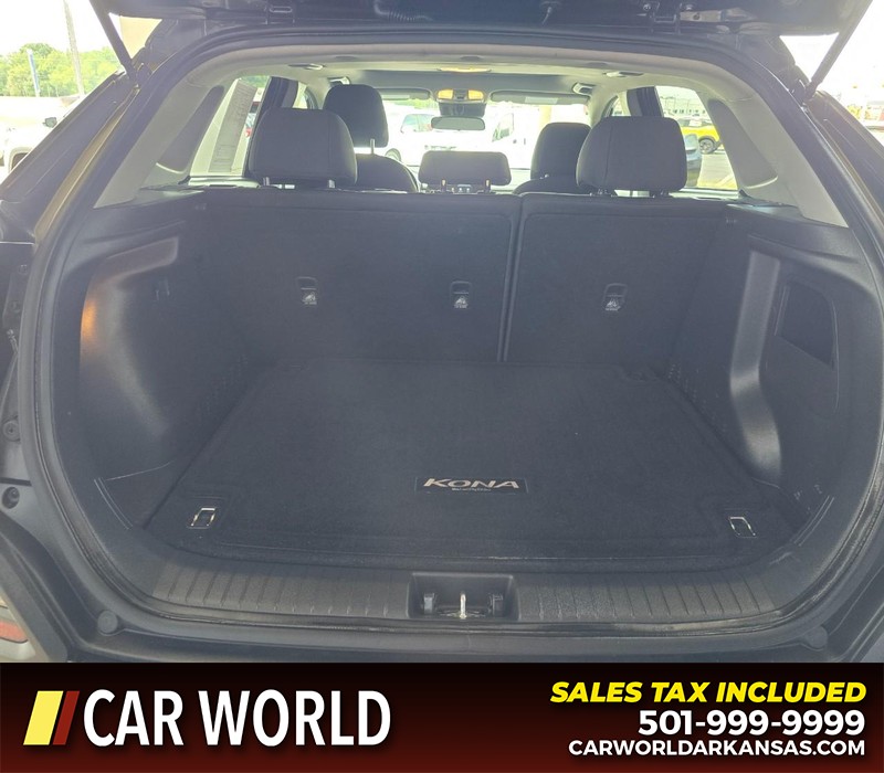 Hyundai Kona Vehicle Full-screen Gallery Image 13