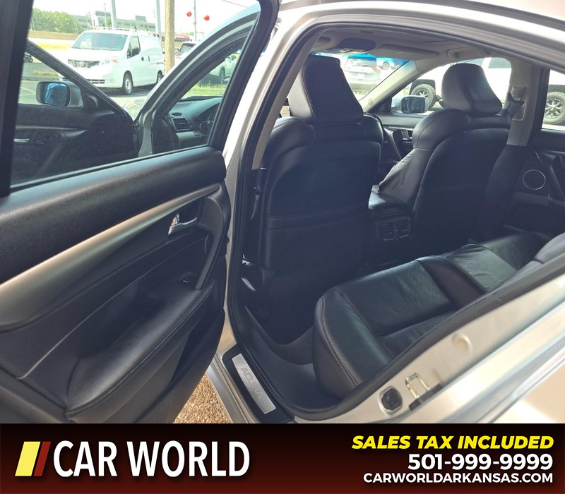 Acura TL Vehicle Full-screen Gallery Image 9