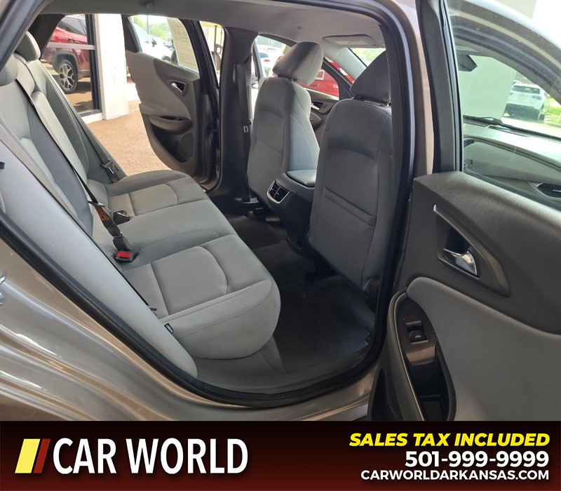 Chevrolet Malibu Vehicle Full-screen Gallery Image 12