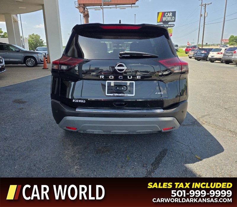 Nissan Rogue Vehicle Full-screen Gallery Image 5