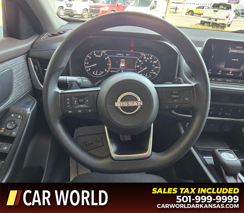 Nissan Rogue Vehicle Full-screen Gallery Image 15