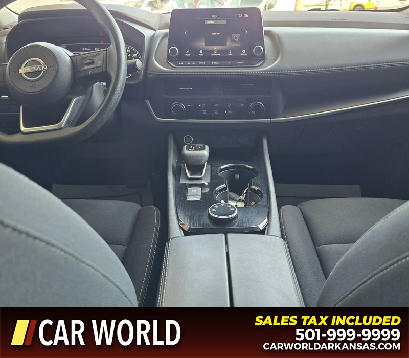 Nissan Rogue Vehicle Full-screen Gallery Image 18