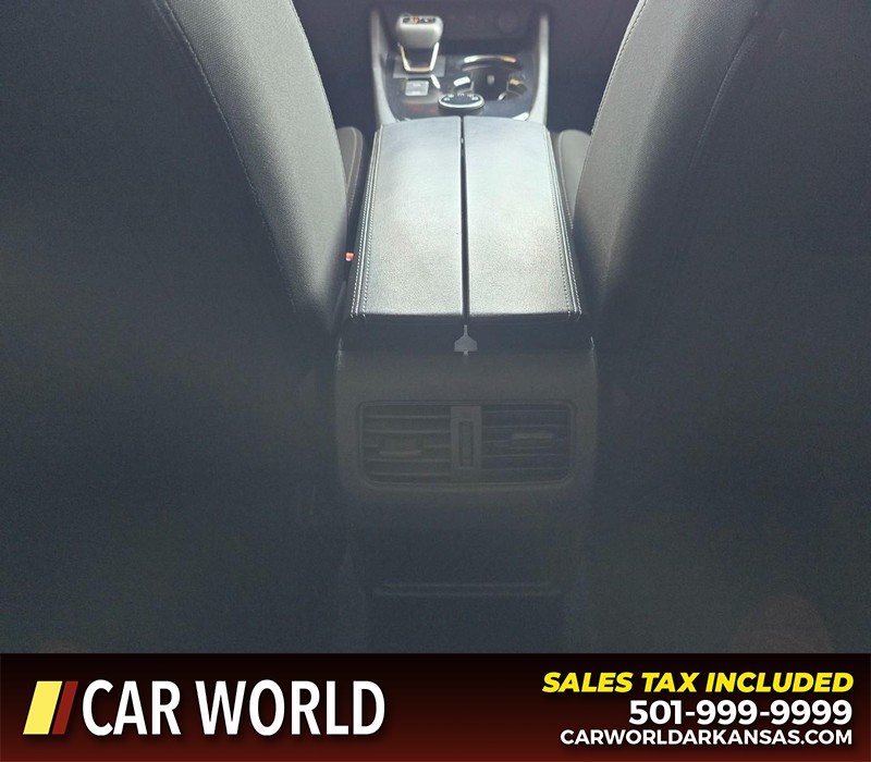 Nissan Rogue Vehicle Full-screen Gallery Image 19