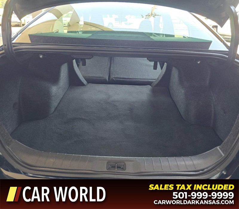 Nissan Altima Vehicle Full-screen Gallery Image 14