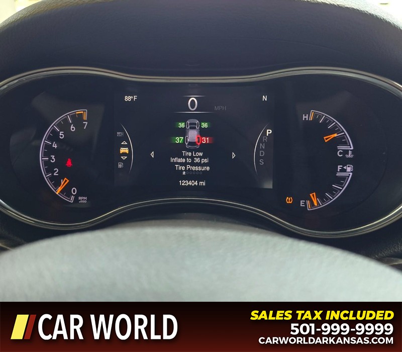 Jeep Grand Cherokee Vehicle Full-screen Gallery Image 17