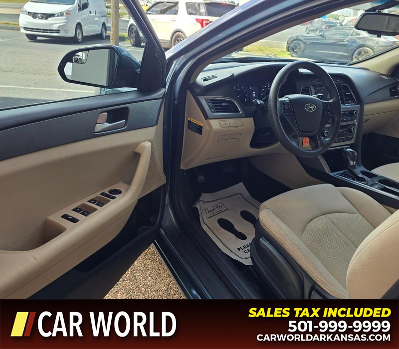 Hyundai Sonata Vehicle Full-screen Gallery Image 7