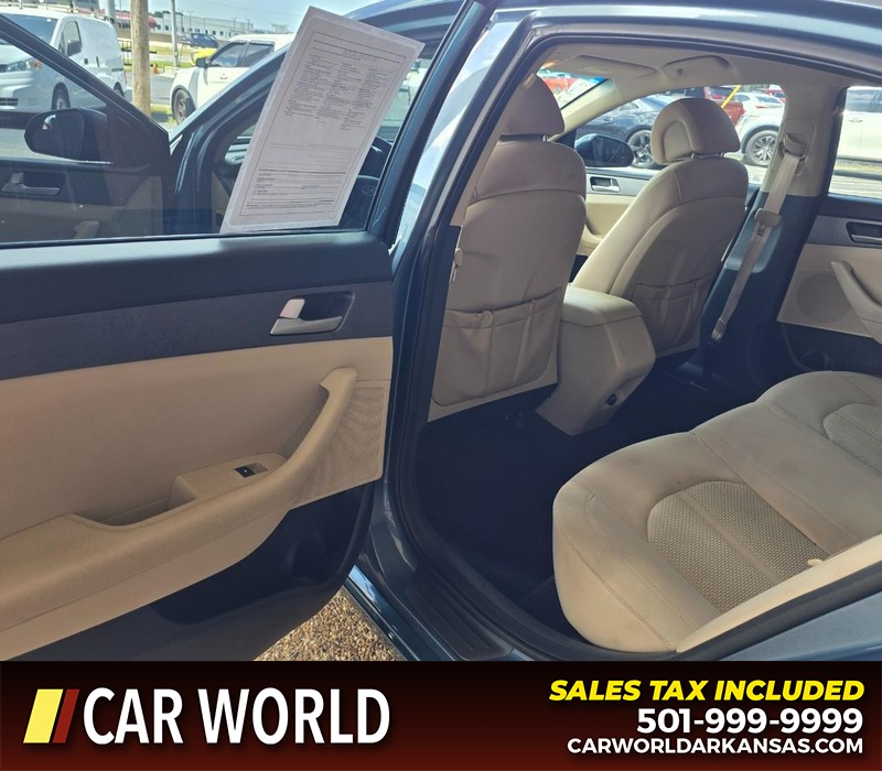 Hyundai Sonata Vehicle Full-screen Gallery Image 9