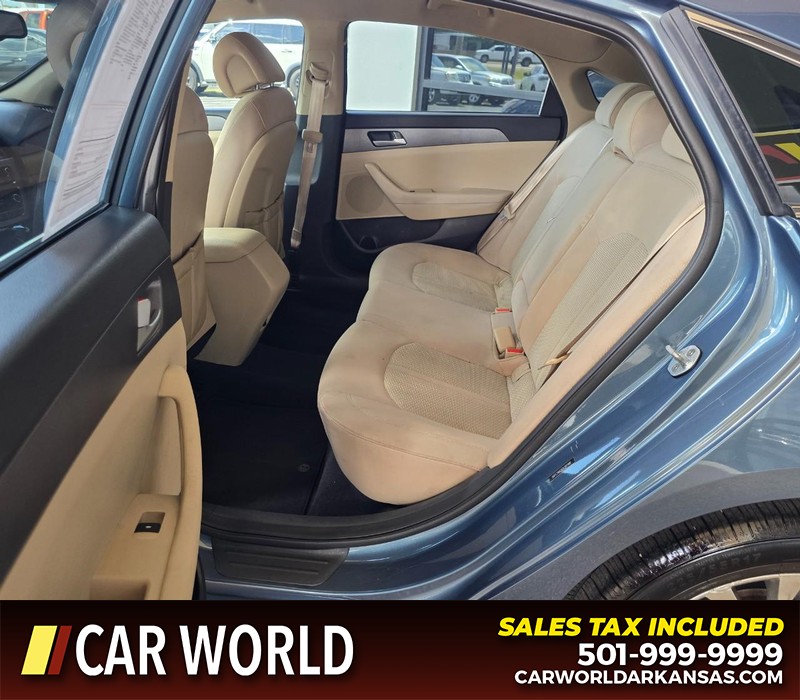 Hyundai Sonata Vehicle Full-screen Gallery Image 10