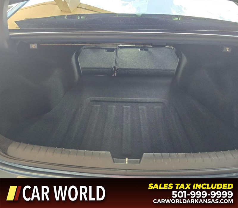 Hyundai Sonata Vehicle Full-screen Gallery Image 14
