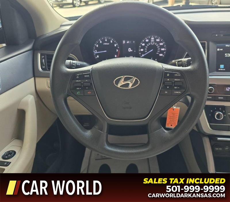 Hyundai Sonata Vehicle Full-screen Gallery Image 15