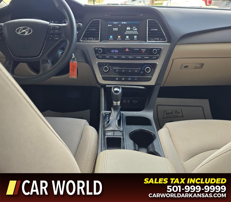 Hyundai Sonata Vehicle Full-screen Gallery Image 18