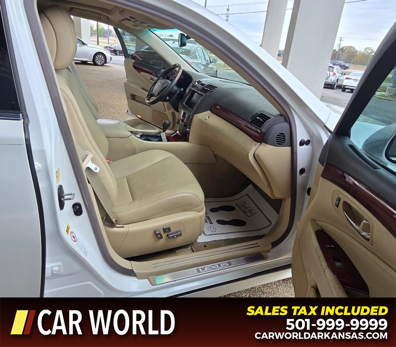 Lexus LS 460 Vehicle Full-screen Gallery Image 11