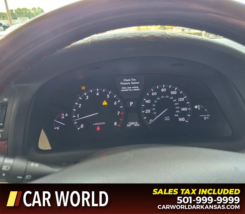 Lexus LS 460 Vehicle Full-screen Gallery Image 16