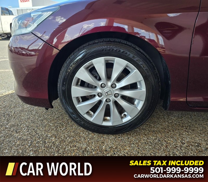 Honda Accord Sedan Vehicle Full-screen Gallery Image 6