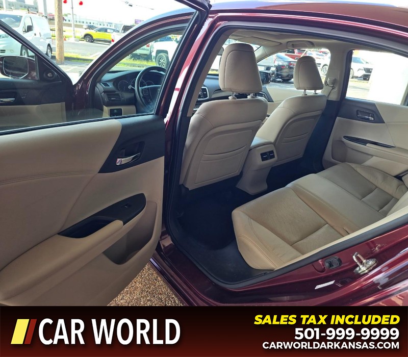 Honda Accord Sedan Vehicle Full-screen Gallery Image 9