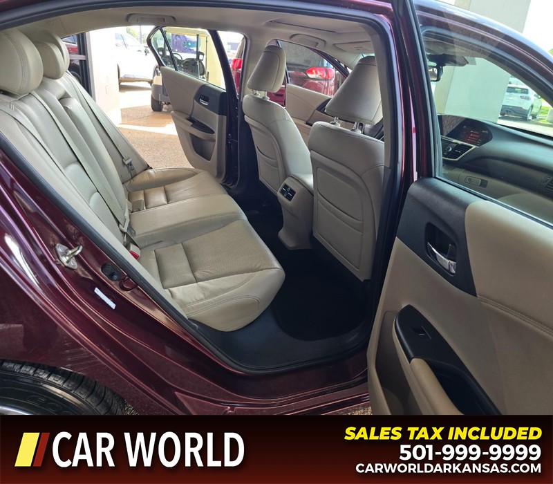 Honda Accord Sedan Vehicle Full-screen Gallery Image 12