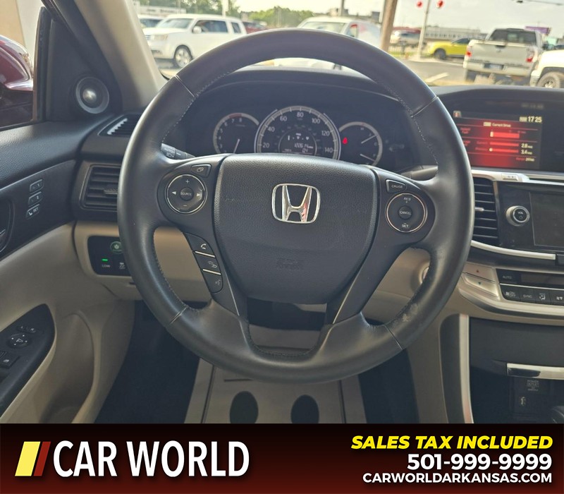 Honda Accord Sedan Vehicle Full-screen Gallery Image 14