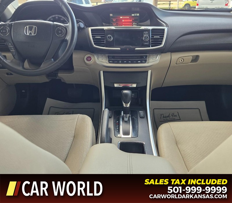 Honda Accord Sedan Vehicle Full-screen Gallery Image 17