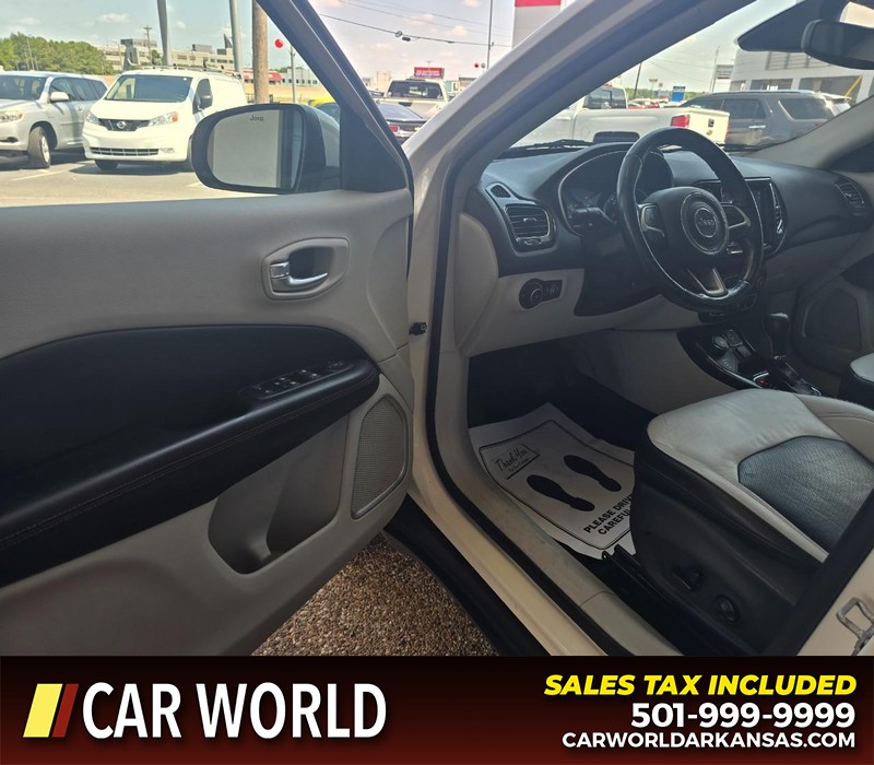Jeep Compass Vehicle Full-screen Gallery Image 7