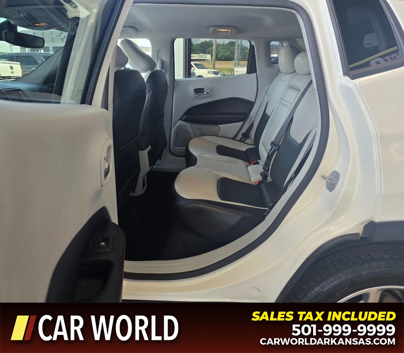 Jeep Compass Vehicle Full-screen Gallery Image 10