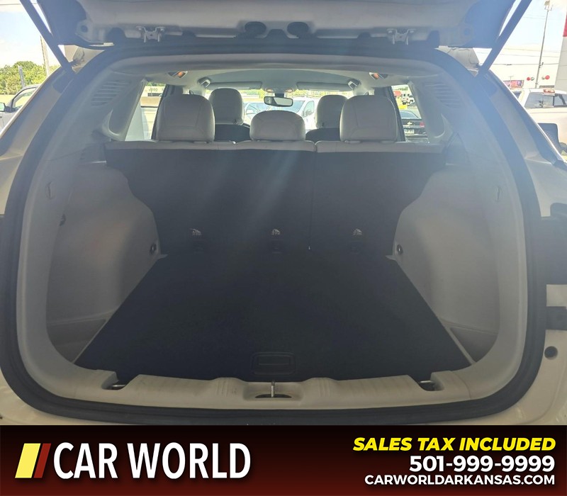 Jeep Compass Vehicle Full-screen Gallery Image 13