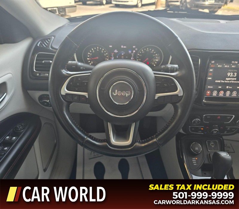 Jeep Compass Vehicle Full-screen Gallery Image 15