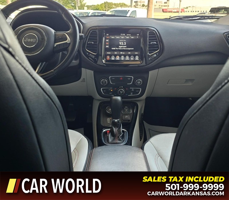 Jeep Compass Vehicle Full-screen Gallery Image 18