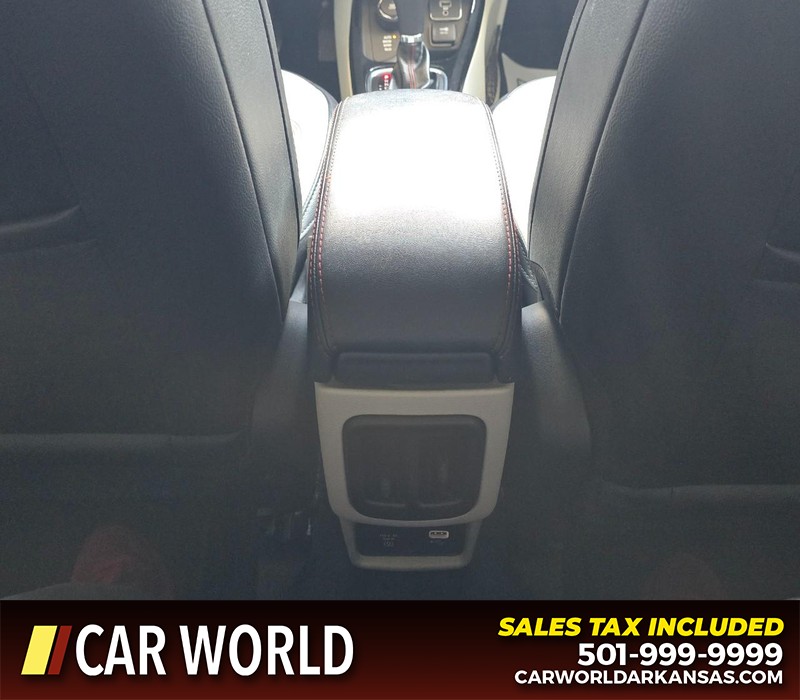 Jeep Compass Vehicle Full-screen Gallery Image 19