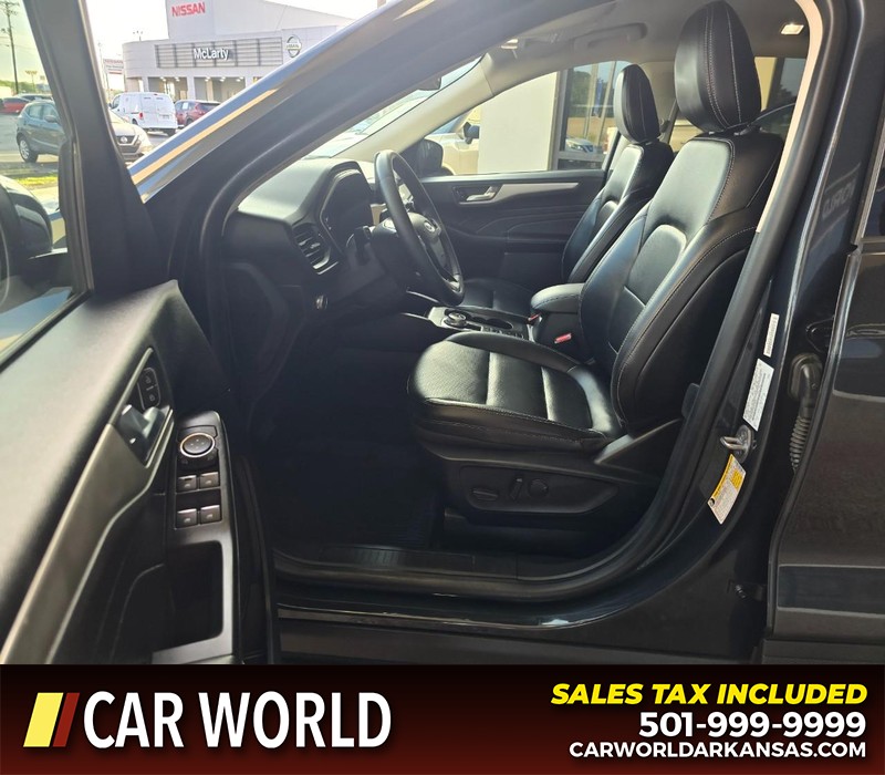 Ford Escape Vehicle Full-screen Gallery Image 8