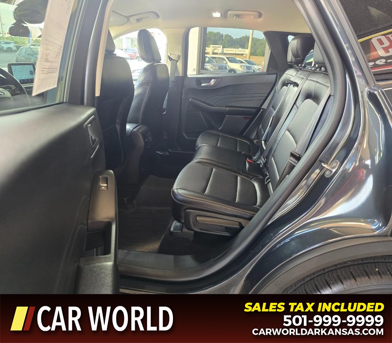 Ford Escape Vehicle Full-screen Gallery Image 10