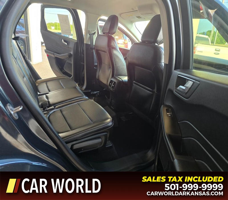 Ford Escape Vehicle Full-screen Gallery Image 12