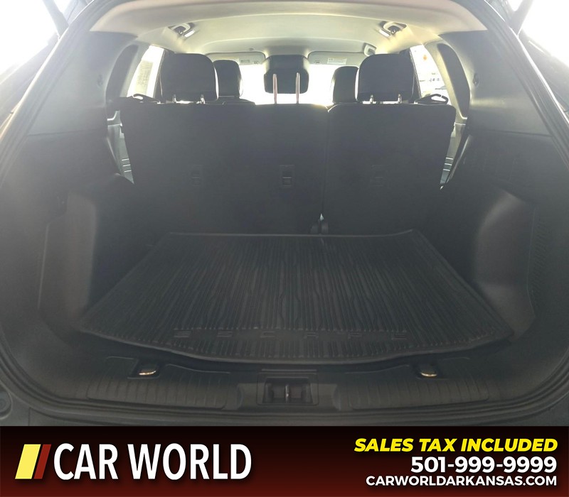 Ford Escape Vehicle Full-screen Gallery Image 13