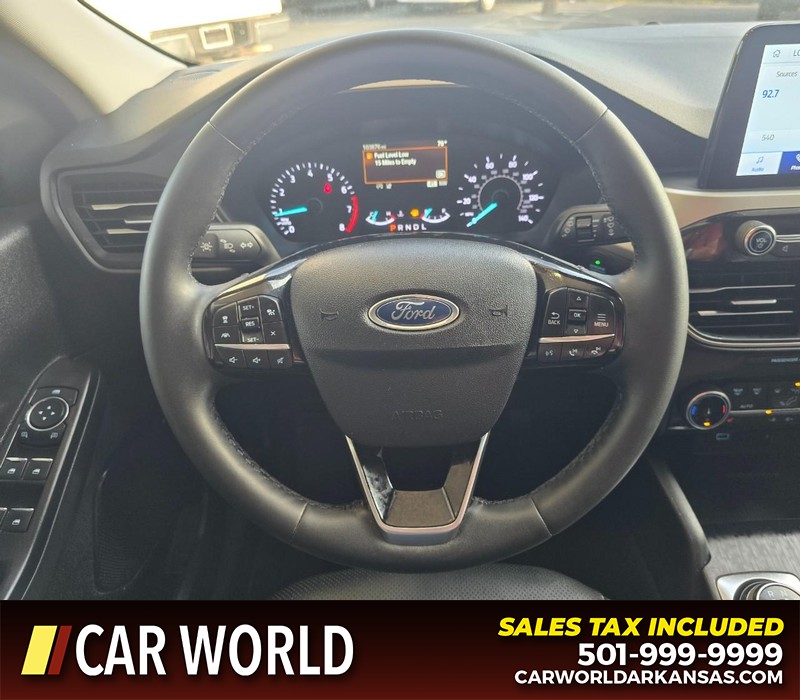 Ford Escape Vehicle Full-screen Gallery Image 15