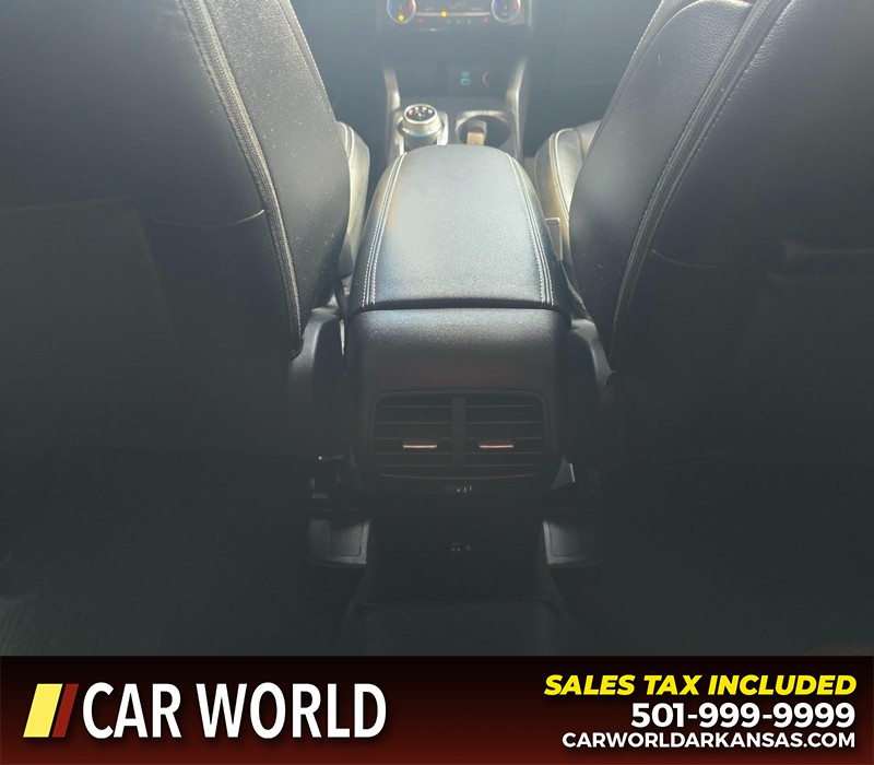 Ford Escape Vehicle Full-screen Gallery Image 19