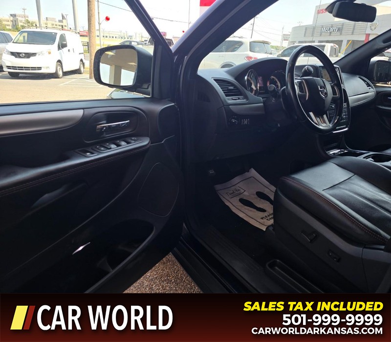 Dodge Grand Caravan Vehicle Full-screen Gallery Image 7